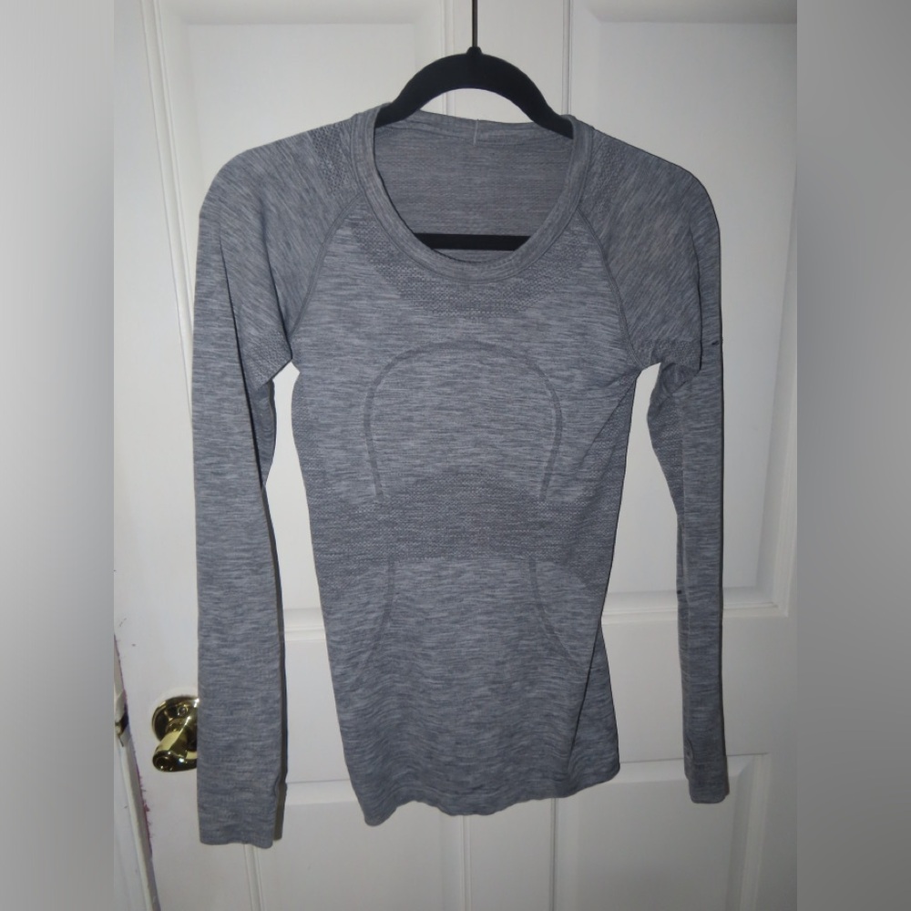 Lululemon Swiftly Tech long sleeve grey